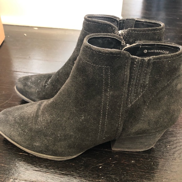 Blondo waterproof leather suede ankle booties - Picture 5 of 7